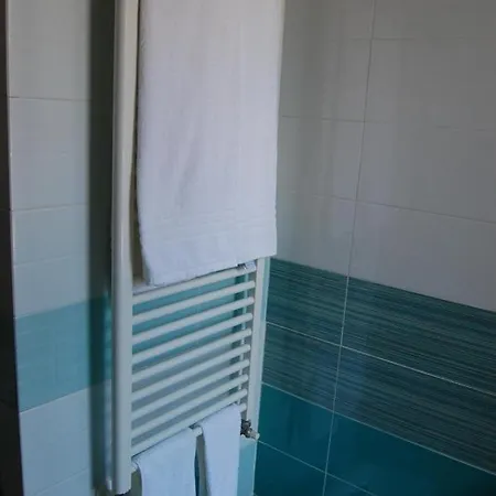 לינה וארוחת בוקר M7